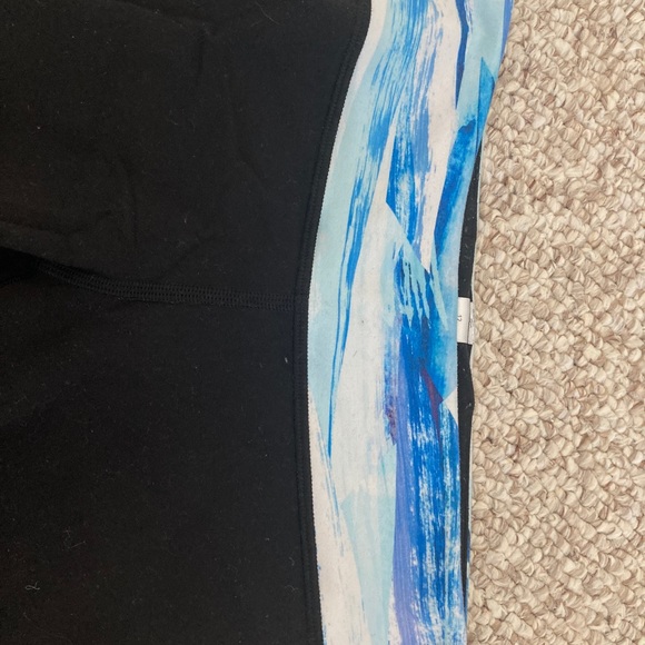 Reversible Ivivva Capris - Picture 3 of 6